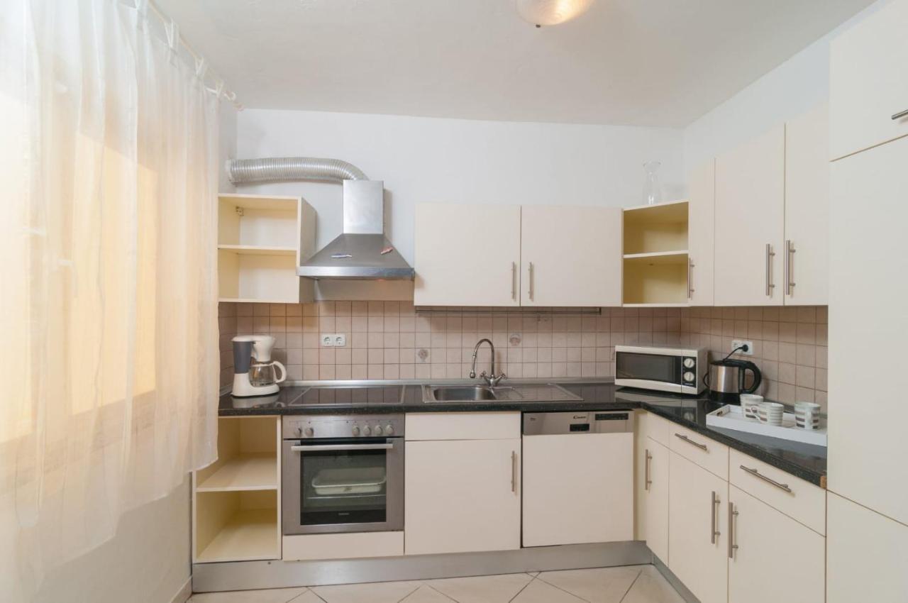 Apartment Stipic Omis Bagian luar foto