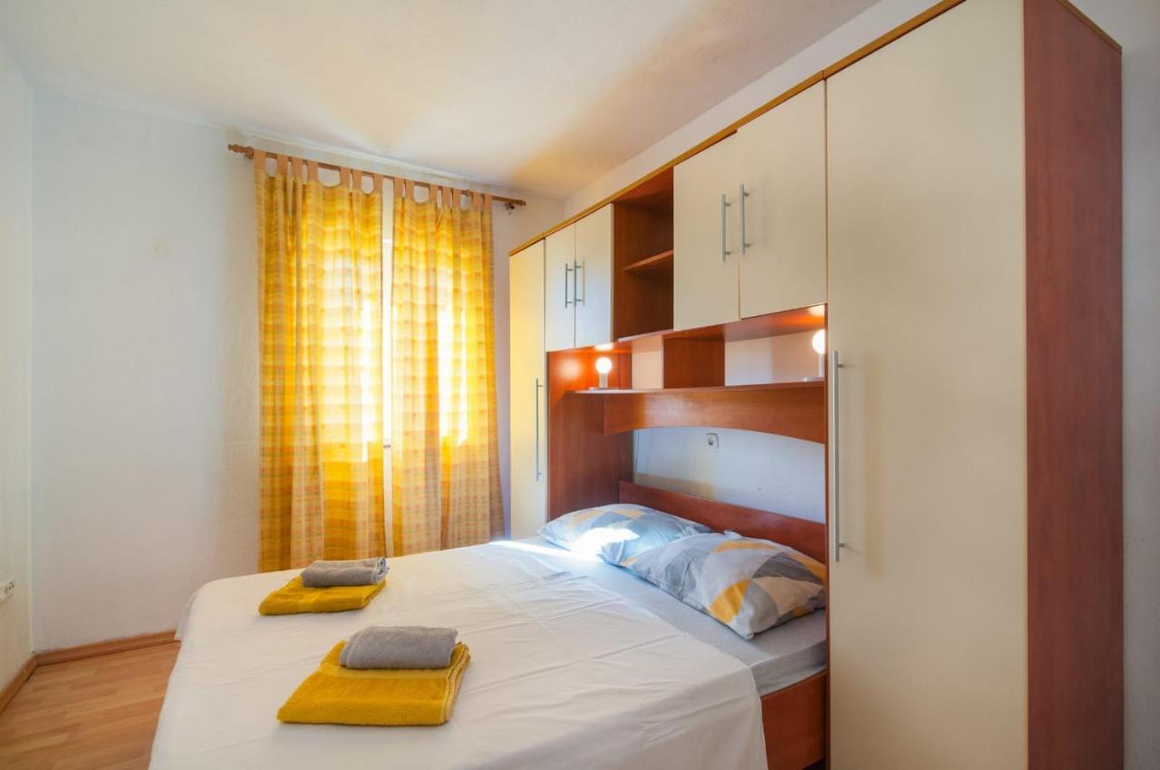 Apartment Stipic Omis Bagian luar foto